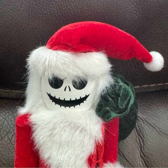 Jack Skellington Santa Claus Wooden Nutcracker - A Nightmare Before Christmas - Picture 5 of 13
